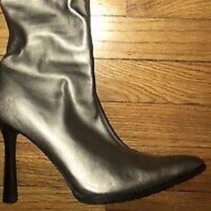 Brand New Vintage Silver Steve Madden Hiho Boots 9